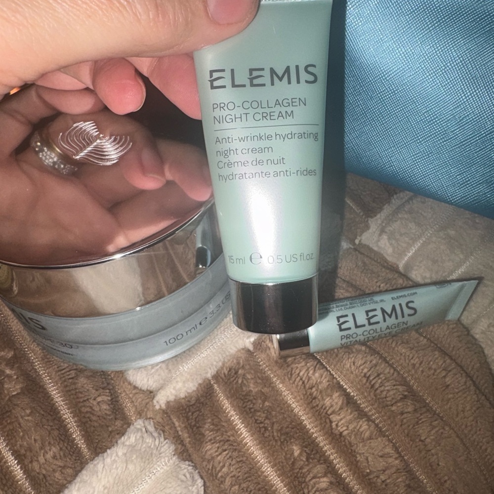 Elemis Pro-Collagen Marine Skincare Set in Cream - Picture 8 of 10